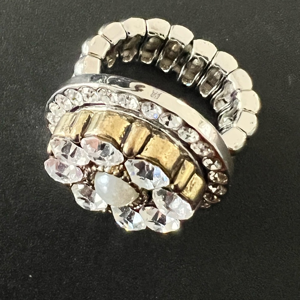 4/$25 💋 Elegant Silver and Gold Crystal Rhinestone Stretch Ring - Picture 7 of 7